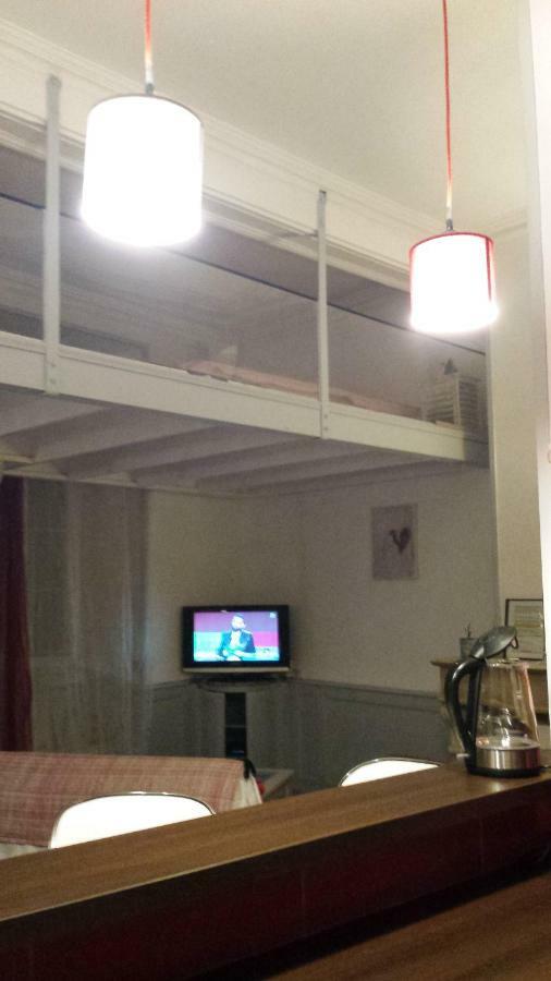 Coquet Studio En Mezzanine Nuit Pour 2 Personnes แซ็ง-จิฮองส์ ภายนอก รูปภาพ