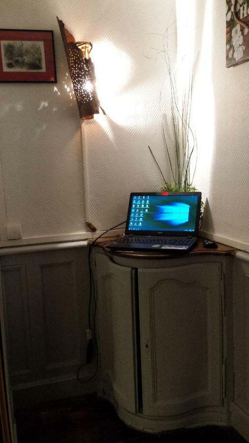 Coquet Studio En Mezzanine Nuit Pour 2 Personnes แซ็ง-จิฮองส์ ภายนอก รูปภาพ
